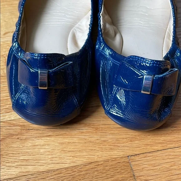 Cole Haan Navy Blue Patent Leather Ballet Flats Shoes Women Rounded Toe 9B Bow - Picture 5 of 7